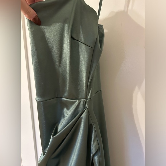 Windsor Prom Dress - Picture 4 of 7